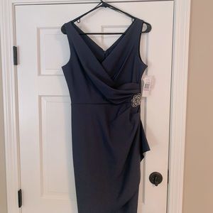Beautiful Alex Evenings dress.  Size 6. NWT